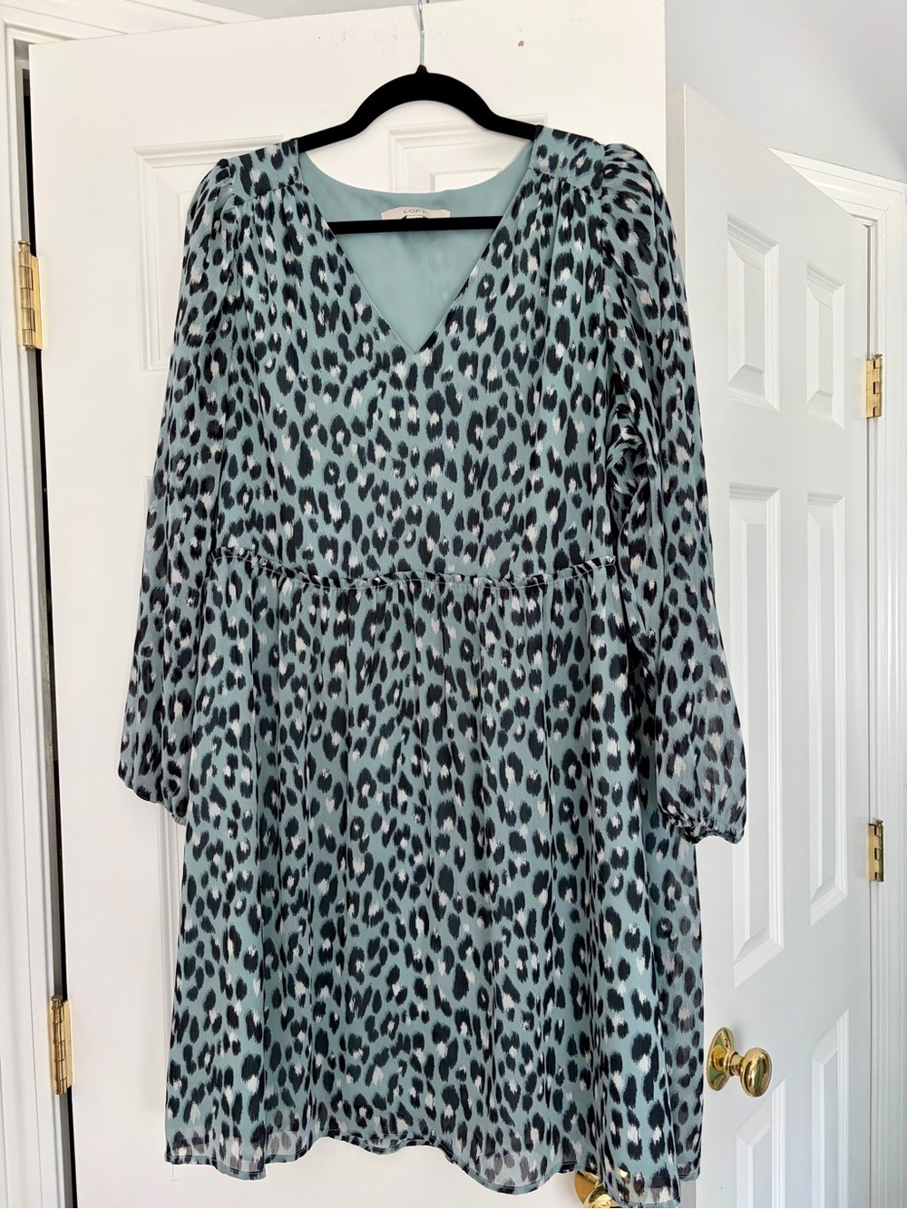 LOFT Seafoam Leopard Print V-Neck Long Sleeve Dress